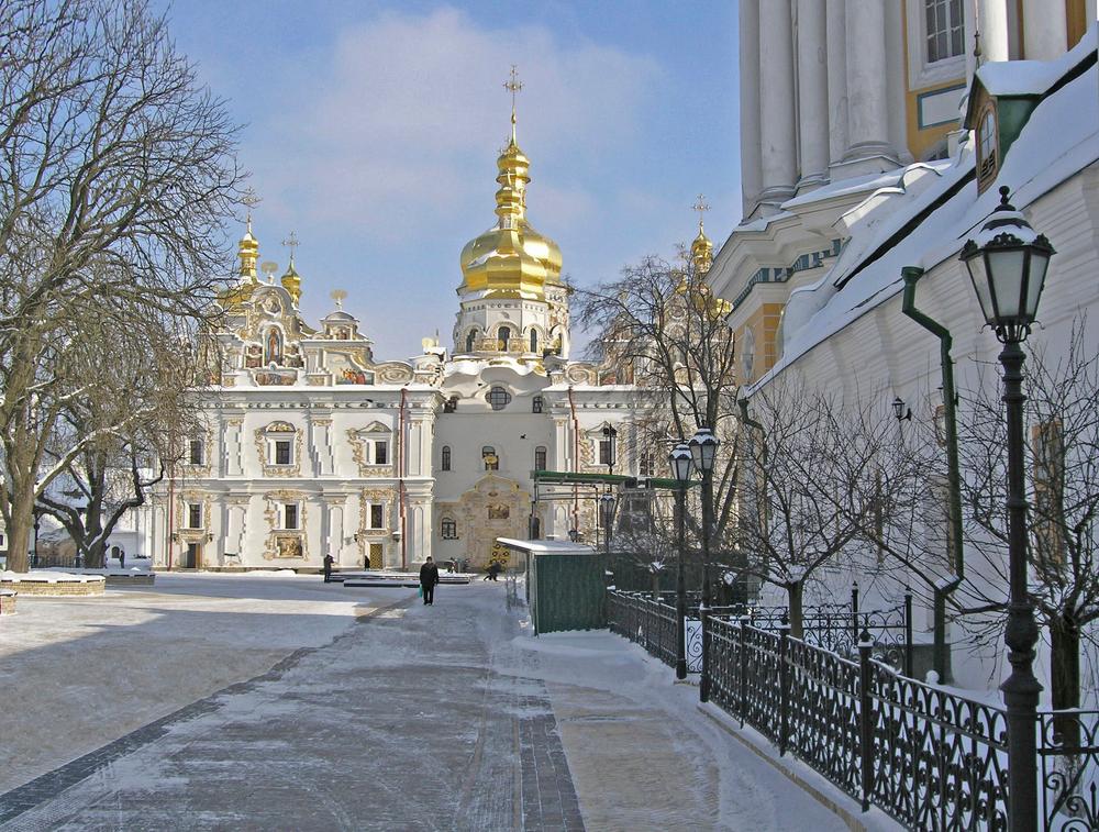 Києво-Печерську лавру тимчасово закрили для відвідувачів
