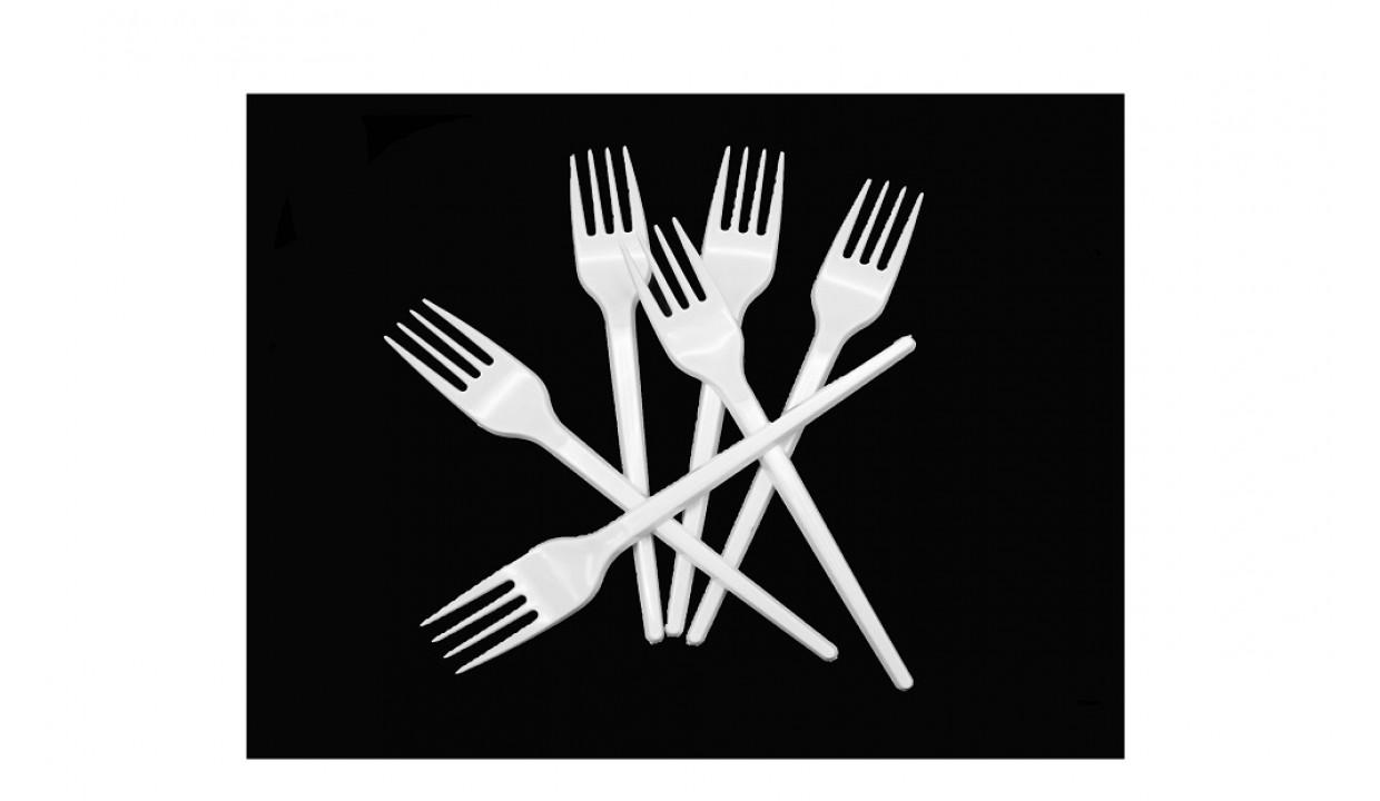 Журналіста Костянтина Грубича обурила ціна пластикової виделки в Інтерсіті