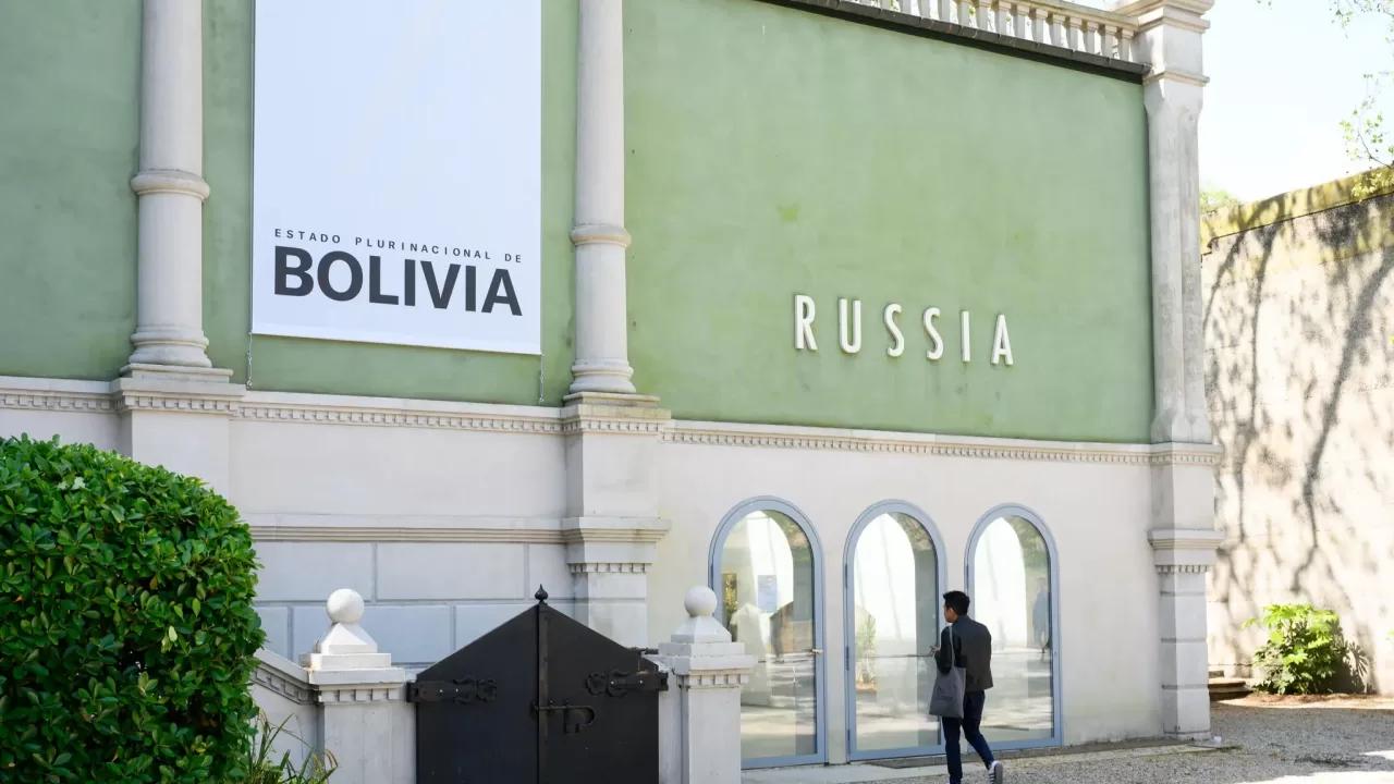 Єврокомісія пригрозила припинити фінансування Венеційської бієнале через допуск Росії