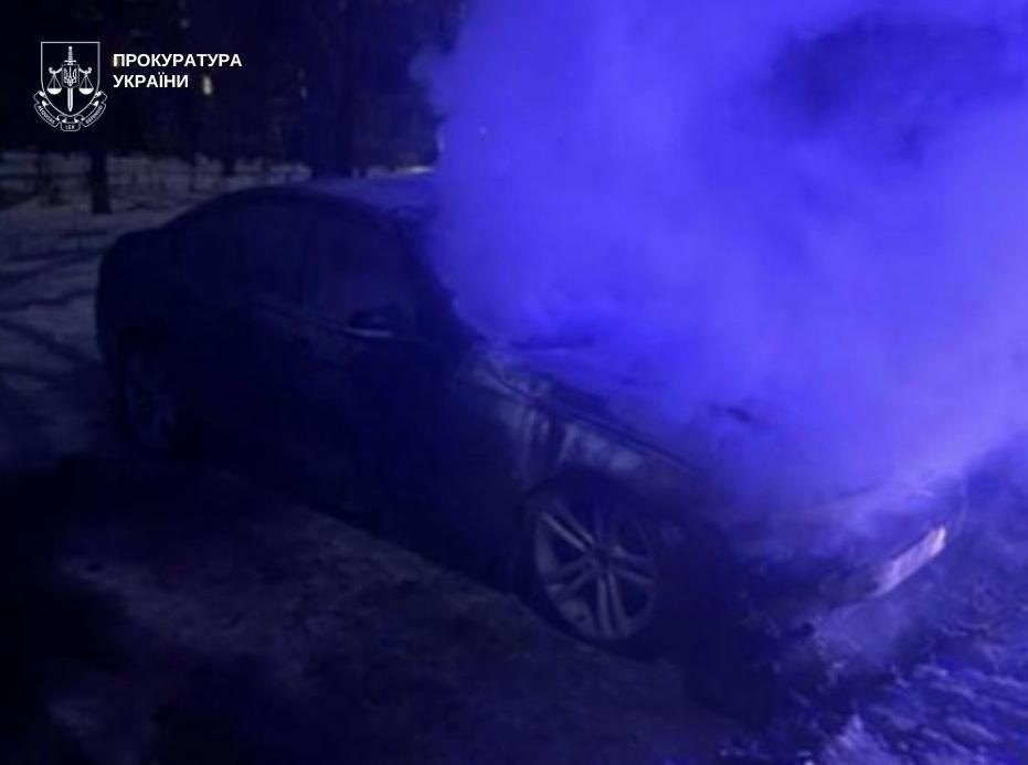 У Києві затримали чотирьох хлопців за підпали автівок військових