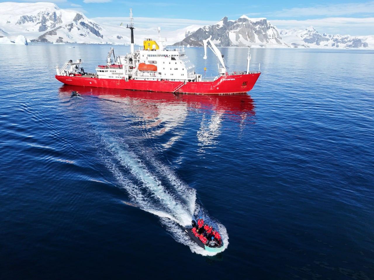 Ротація в Антарктиді: українські полярники прибули на станцію «Академік Вернадський»