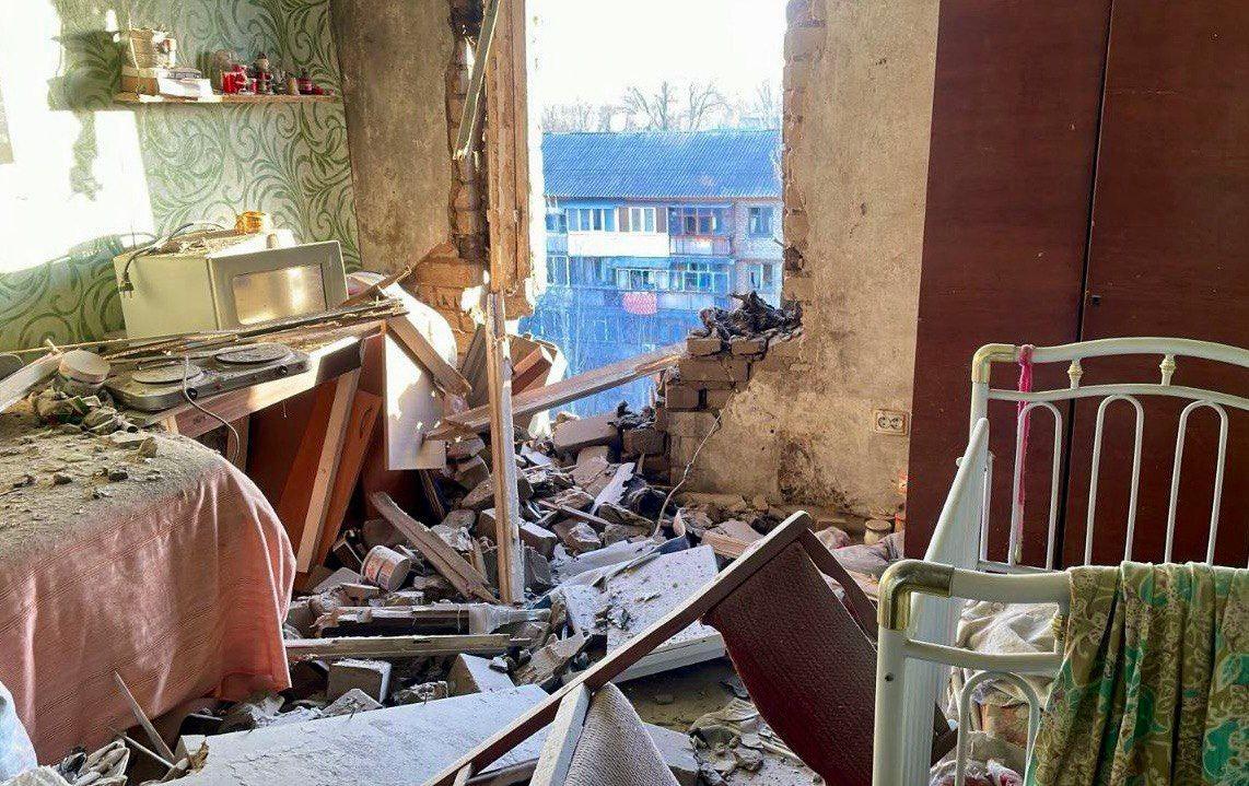 У ніч на 12 березня РФ атакувала Україну дронами: є загибла, поранені та руйнування в кількох областях