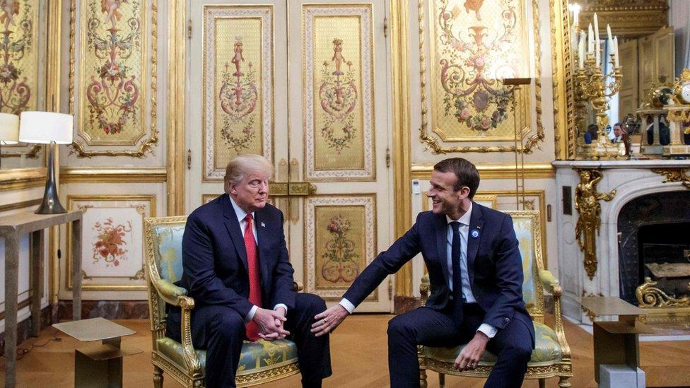 Він дає себе ображати дружині: Трамп публічно поглузував з президента Франції Макрона