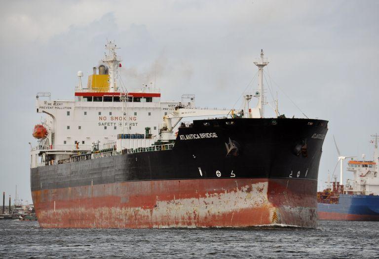 Швеція затримала танкер тіньового флоту РФ Flora 1, який підозрюють у розливі нафти в Балтійському морі