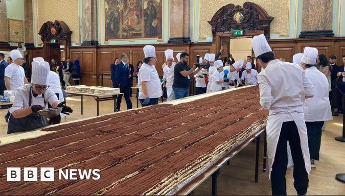 У Лондоні побито світовий рекорд з довжини тірамісу (відео)