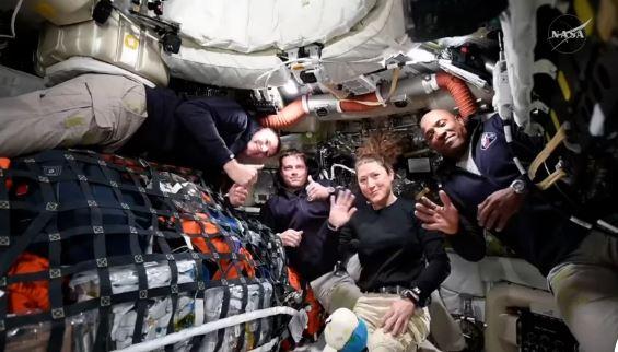 NASA опублікувало перші кадри Землі, зроблені екіпажем з борту корабля Orion