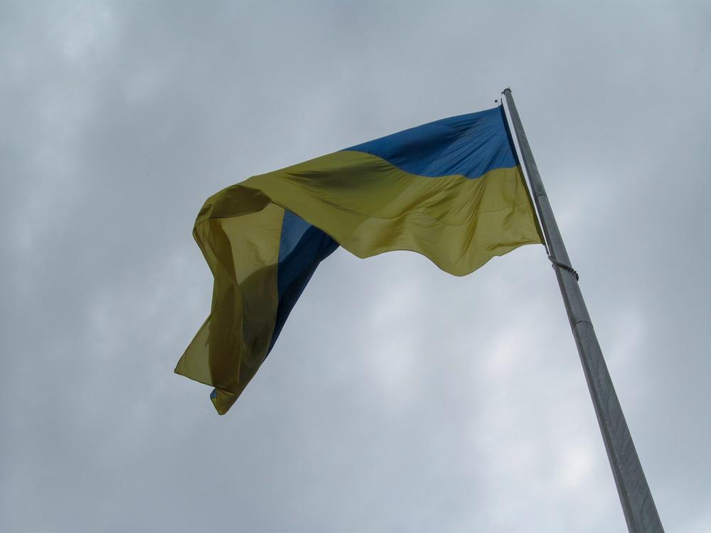 У Києві приспустили головний прапор на Печерських пагорбах