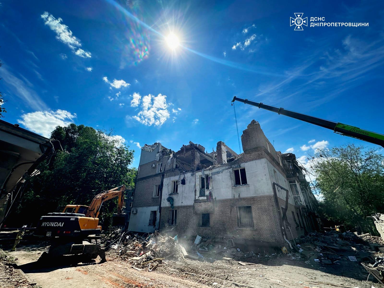У чотириповерхівці Дніпра завершили пошукову операцію: 16 загиблих, серед них двоє дітей