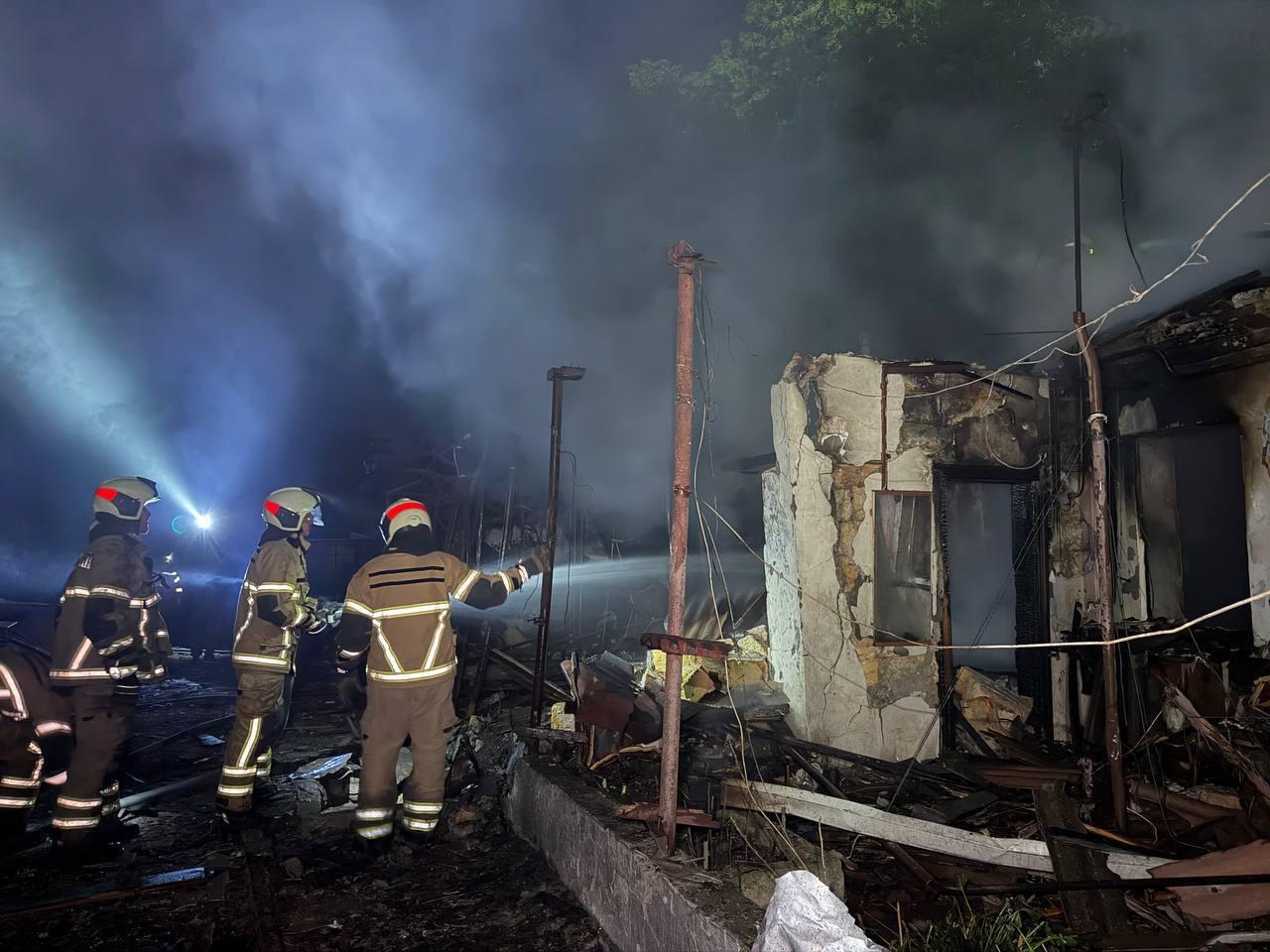 Росіяни двічі за ніч атакували Одесу: семеро людей постраждали (оновлено)