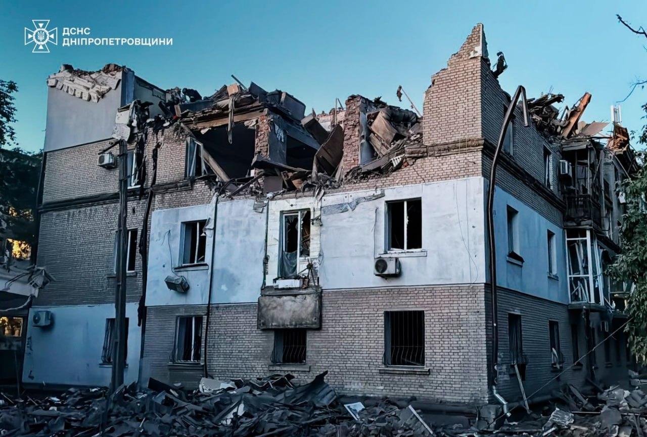 Ворожа атака на Дніпро забрала 8 життів, серед загиблих – дитина (оновлено)