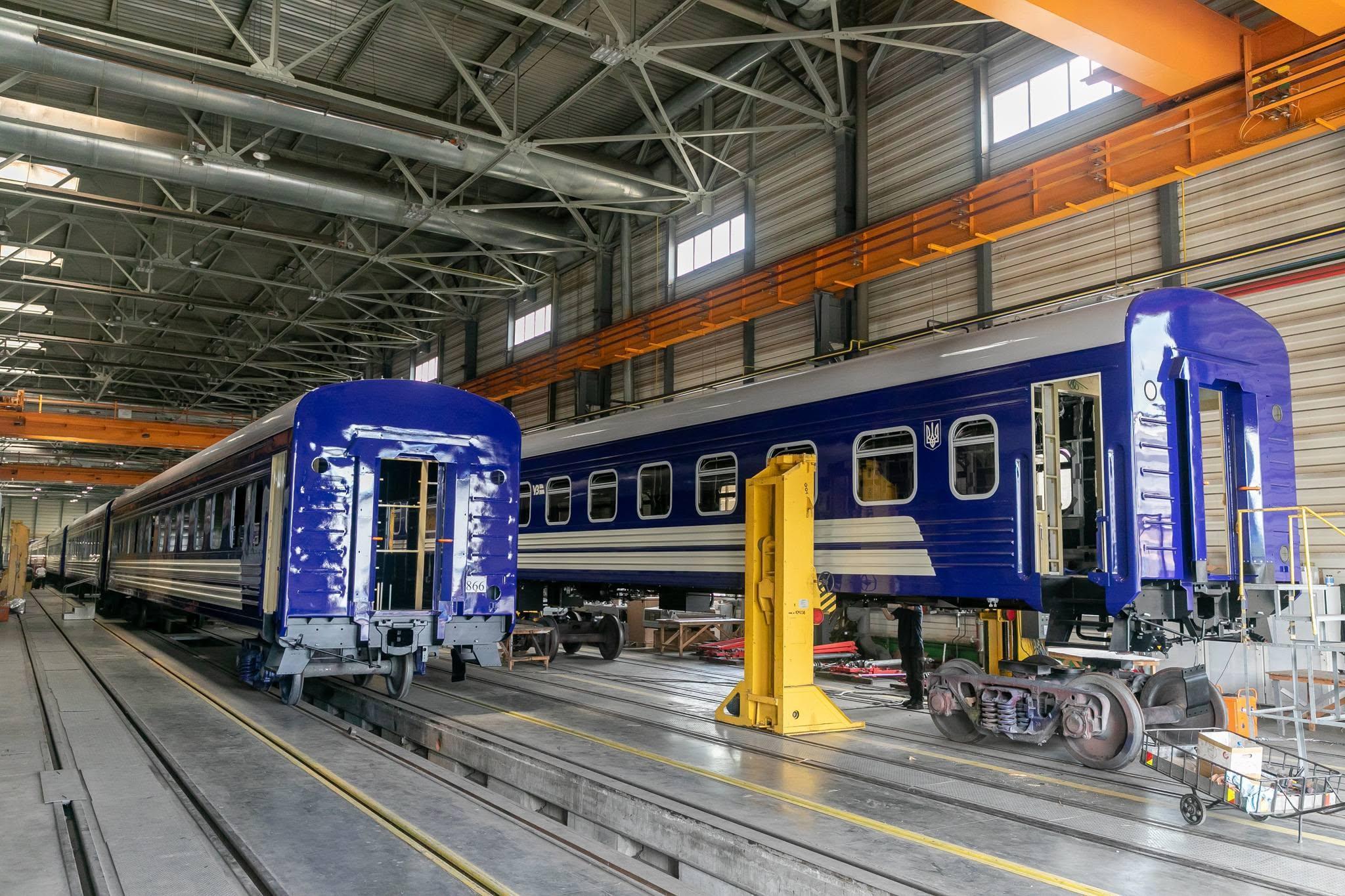 Укрзалізниця отримає ще 92 нові пасажирські вагони українського виробництва