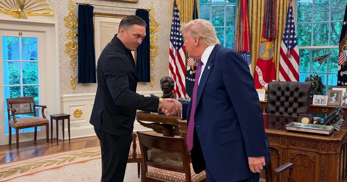 Трамп запитав Усика, чим українці відрізняються від росіян: боксер вказав на голову та серце