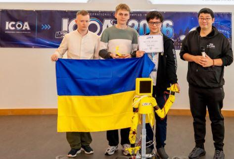 Четверо українських школярів стали чемпіонами міднародних змагань з кібербезпеки