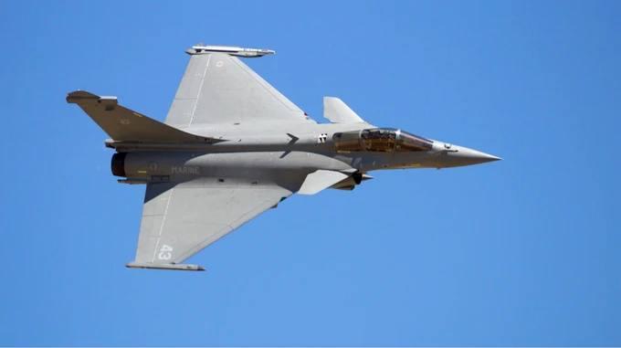 Макрон анонсував передачу Україні винищувачів Rafale та схвалив ліцензію на виробництво французьких ракет