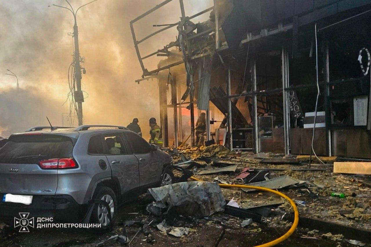 Росіяни вбили у Павлограді п’ятьох людей, щонайменше 67  постраждалих