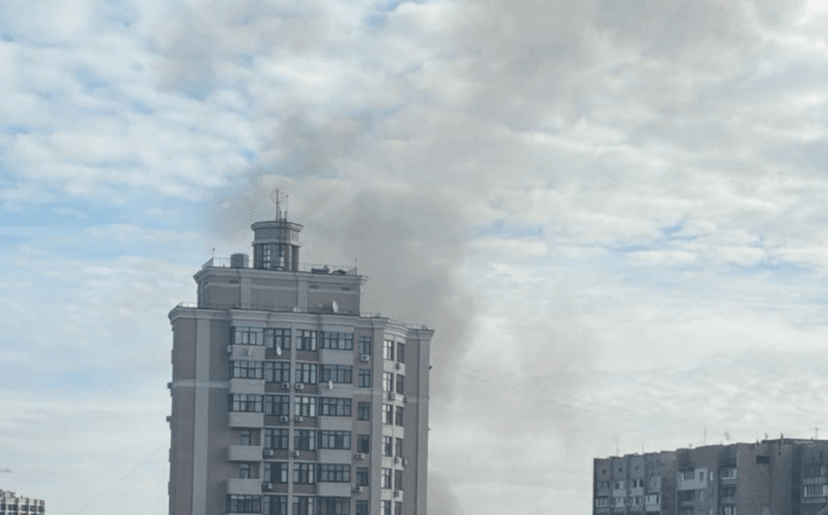 У Шевченківському районі БпЛА влучив у 5-поверхову будівлю