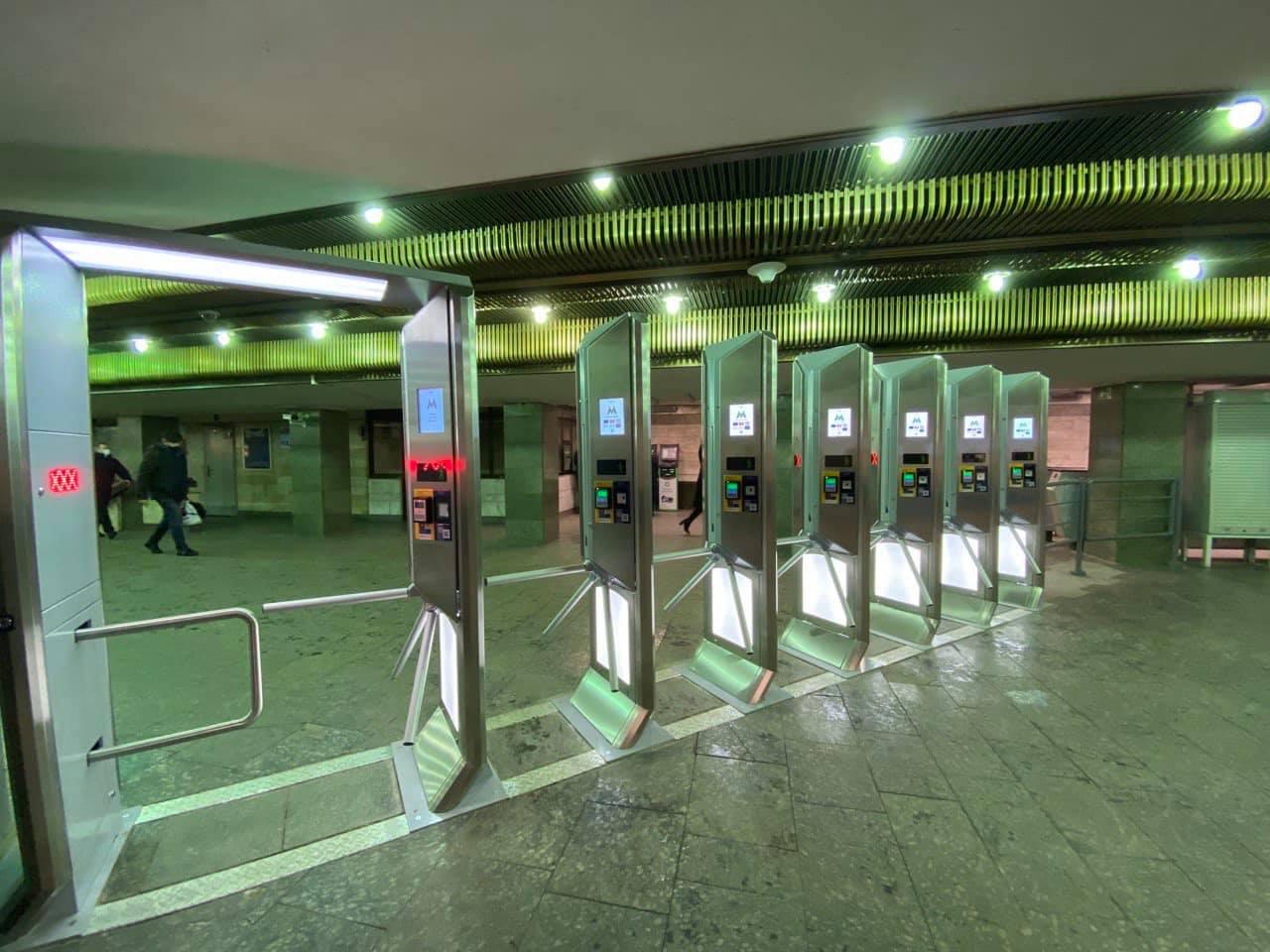 Новые турникеты Харьковская