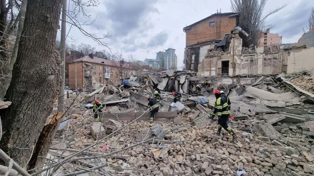 Зруйновані будівлі академії Бойчука